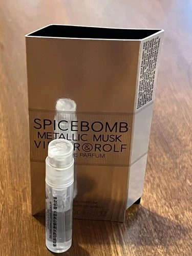 Spicebomb Metallic Musk sample vial and box